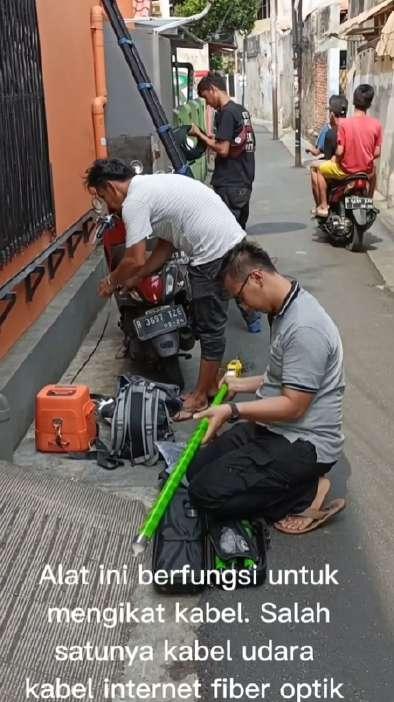 Alat wire-binding mengikat kabel udara